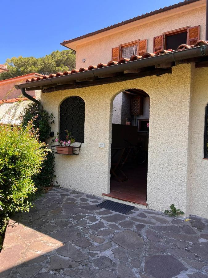 La Casina Di Checco Apartment *